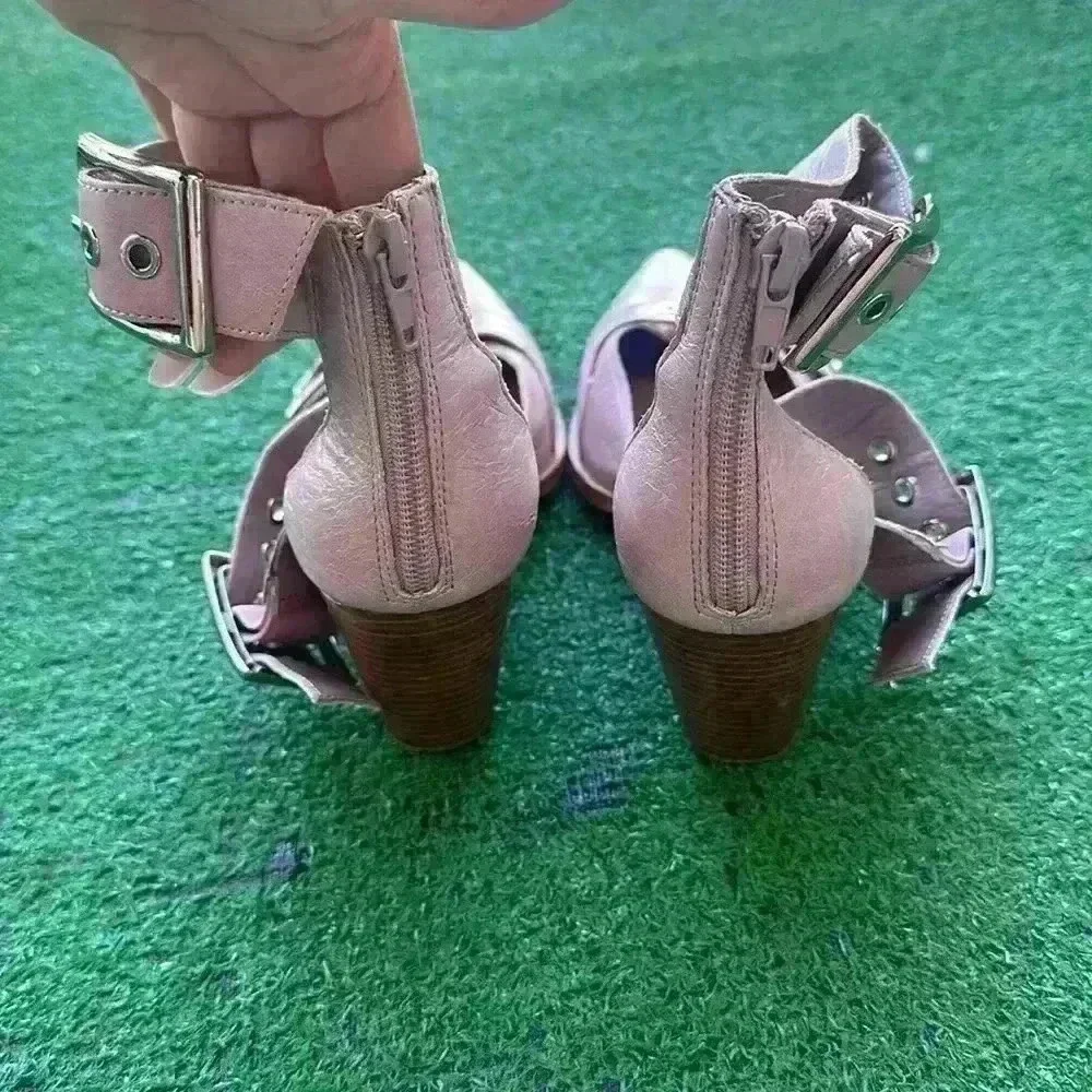 Jeffrey Campbell - Picture 5 of 5